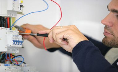 5-reasons-when-you-should-call-your-electrician